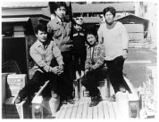 昭和41年　家族的経営時代　左2番目 矢島統轄 中央 現・原田社長