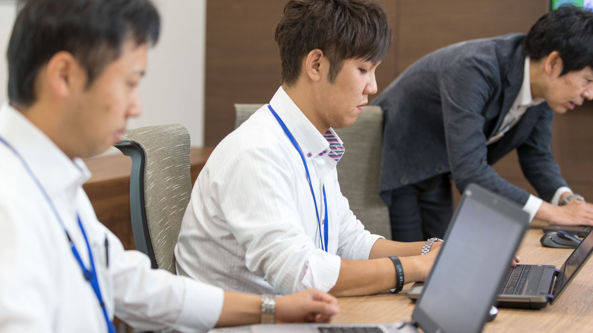 チームで挑戦する営業スタイル